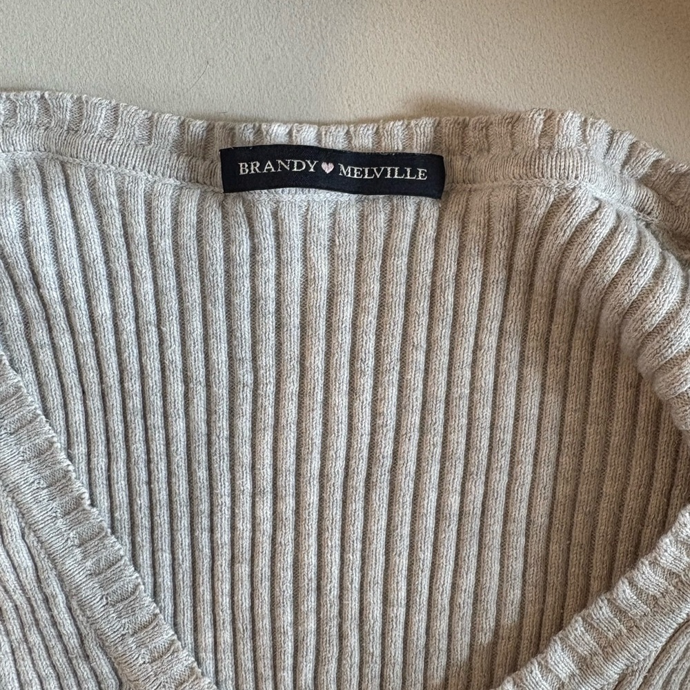 Cream Ribbed Knit V-Neck Sweater - Picture 2 of 2